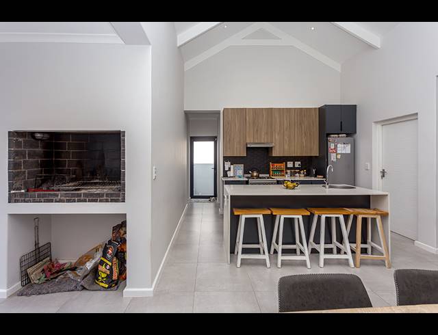 3 BEDROOM HOUSE FOR SALE IN SANDOWN